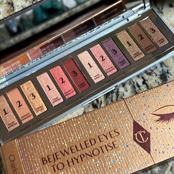 🦄💕Charlotte Tilbury Bejewelled Eyes to Hypnotise Eyeshadow Palette - Picture 2 of 9